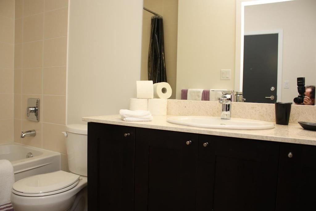 Accurate Plus Furnished Apartment- Brickstone Mews Mississauga Room photo